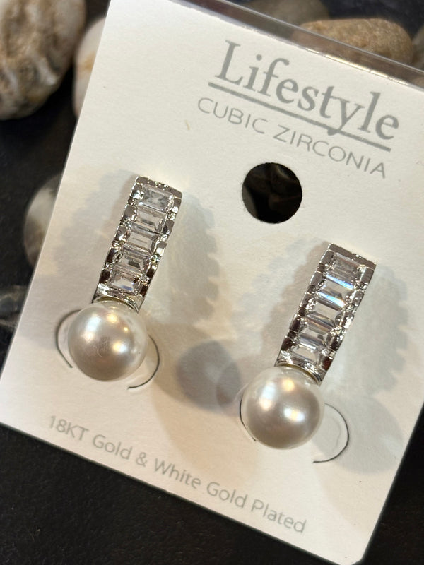 AE001 Silver Finish Pearl Earrings