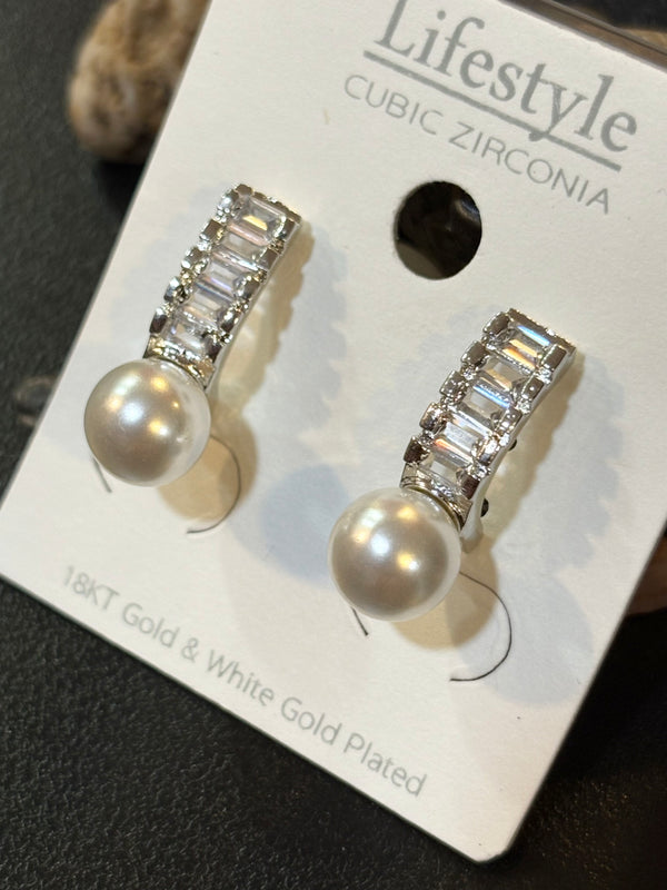 AE001 Silver Finish Pearl Earrings